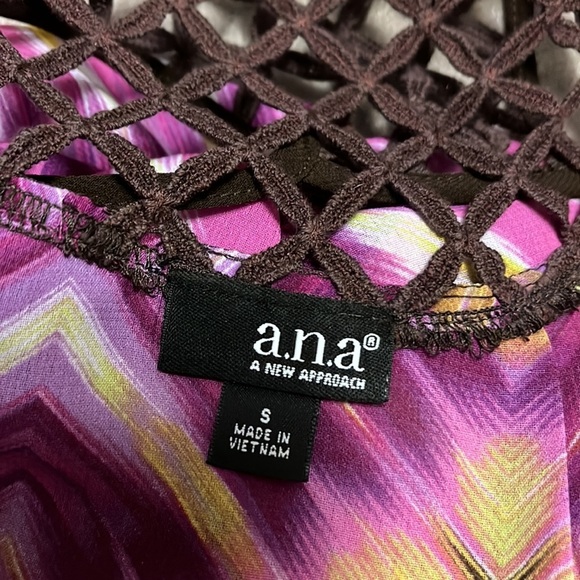 a.n.a. brand bright and bold colors top with amazing back - Picture 8 of 8